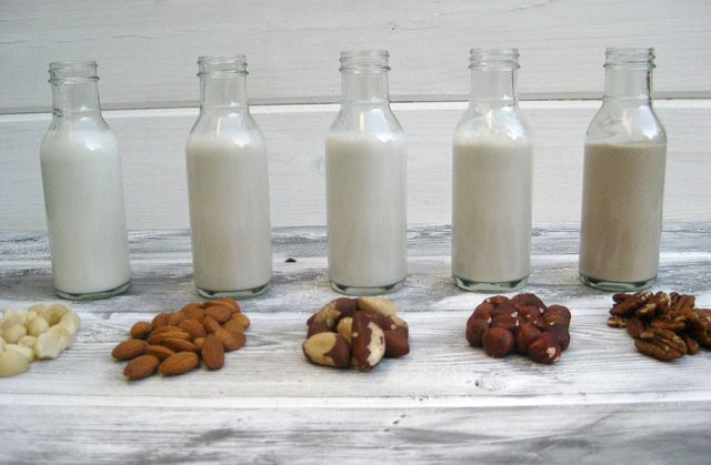 nutmilks_s.jpg